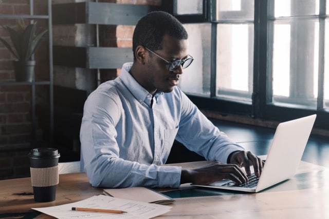 "De la théorie à la maîtrise en quelques semaines"
"Grâce à cette formation en présentiel, j'ai non seulement appris à manipuler WordPress, mais j'ai aussi compris comment améliorer le SEO de mon site. Le formateur a su vulgariser les concepts et rendre chaque session engageante et instructive. Aujourd’hui, je suis plus confiant dans la gestion de mon site !"